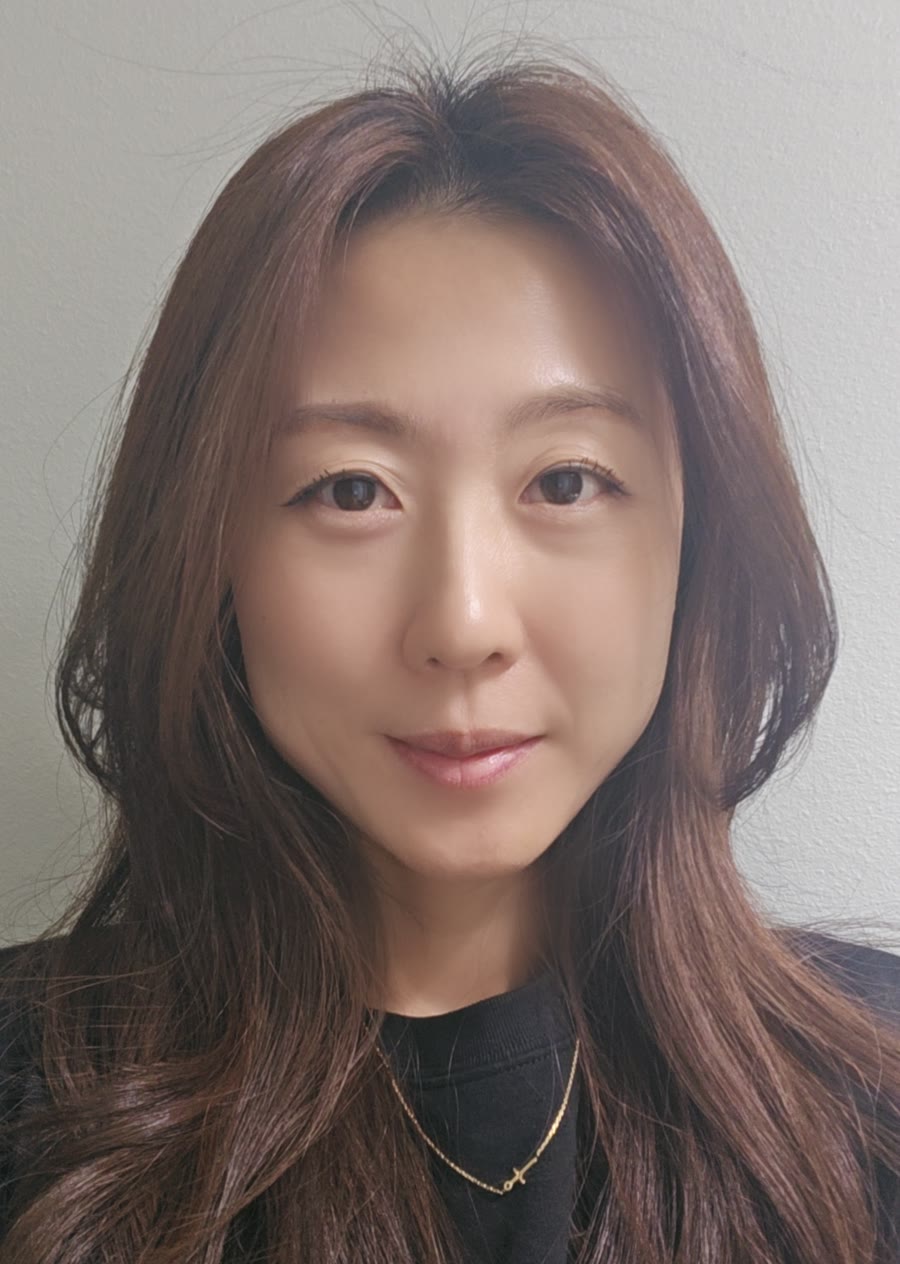 Jackie, professional hairstylist at Christine Dior Signature Salon