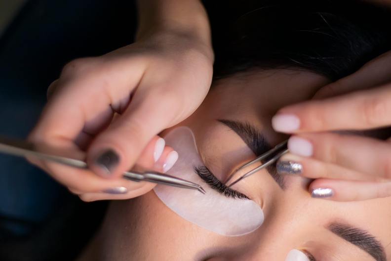 A lash service in progress