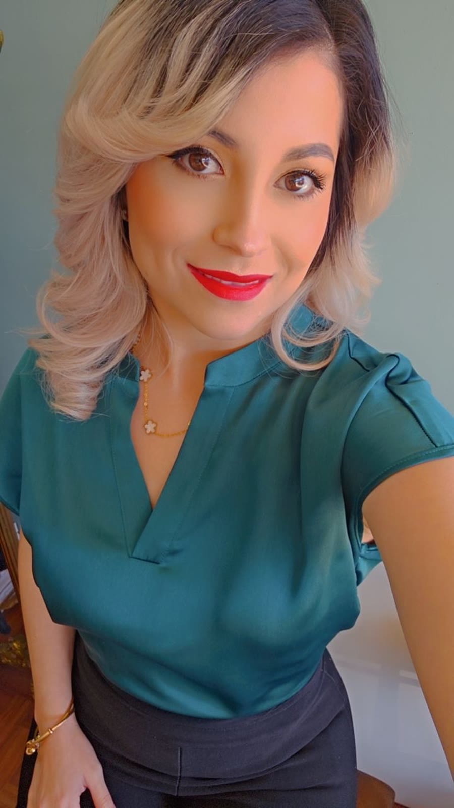 Xiomara, professional hairstylist at Christine Dior Signature Salon